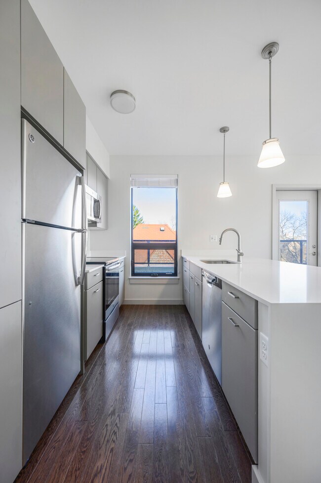 83 Thorndike St Unit 4