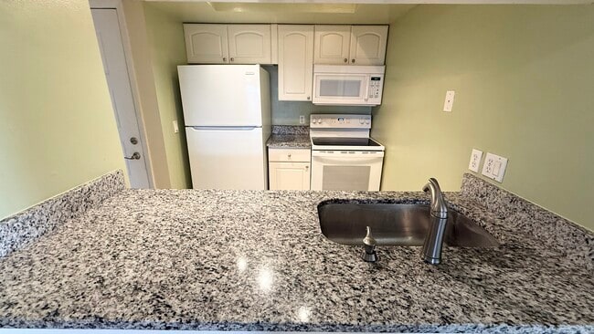 Photo - 3802 N Oak Dr Unidad W11