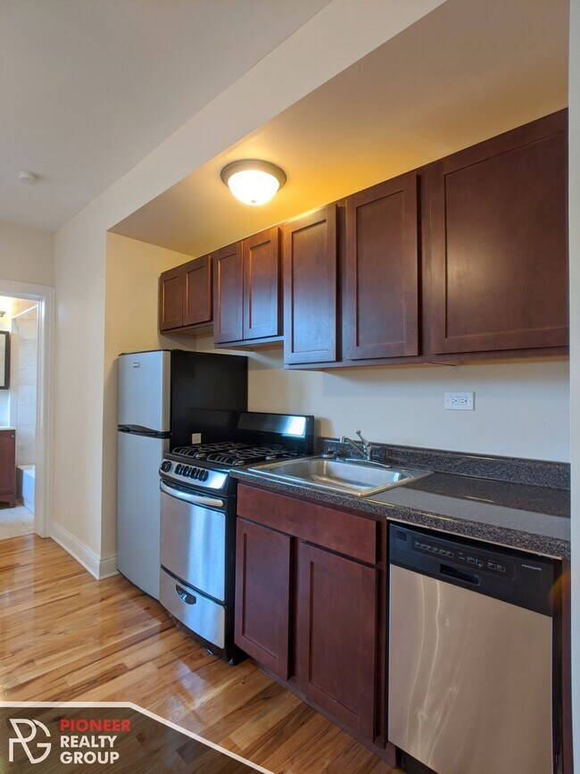 Photo - 818 W Diversey Pky Unit P