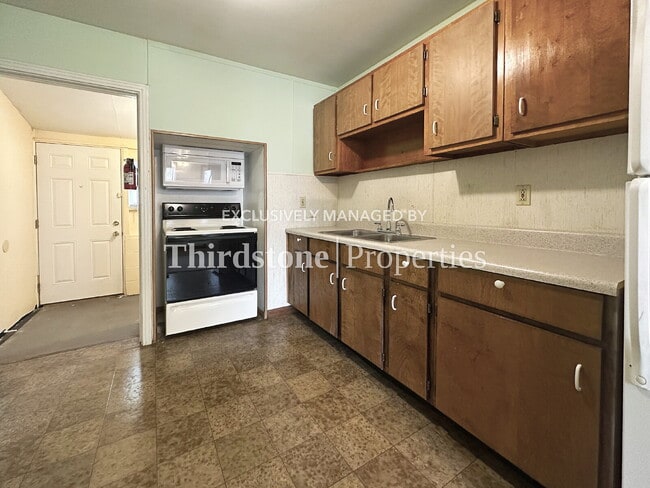 Photo - 1727 Lindsey Rd