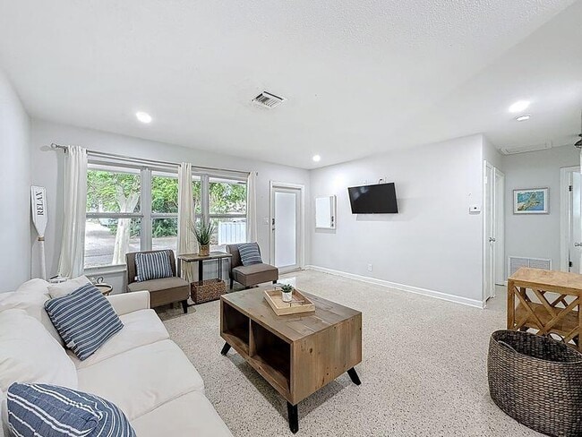 Photo - 2840 NE 16th Ct