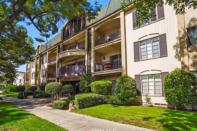 Photo - 215 N Kenwood St Condo Unit 201