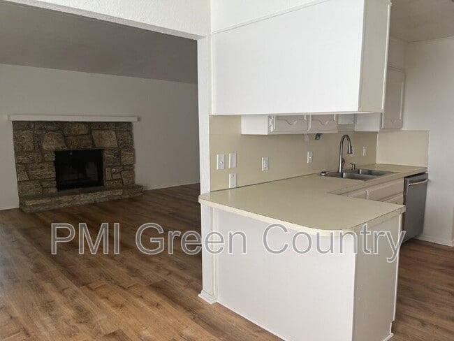 Photo - 6644 S Victor Ave