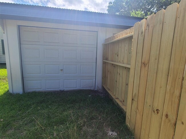 Photo - 401 N Tinsley St