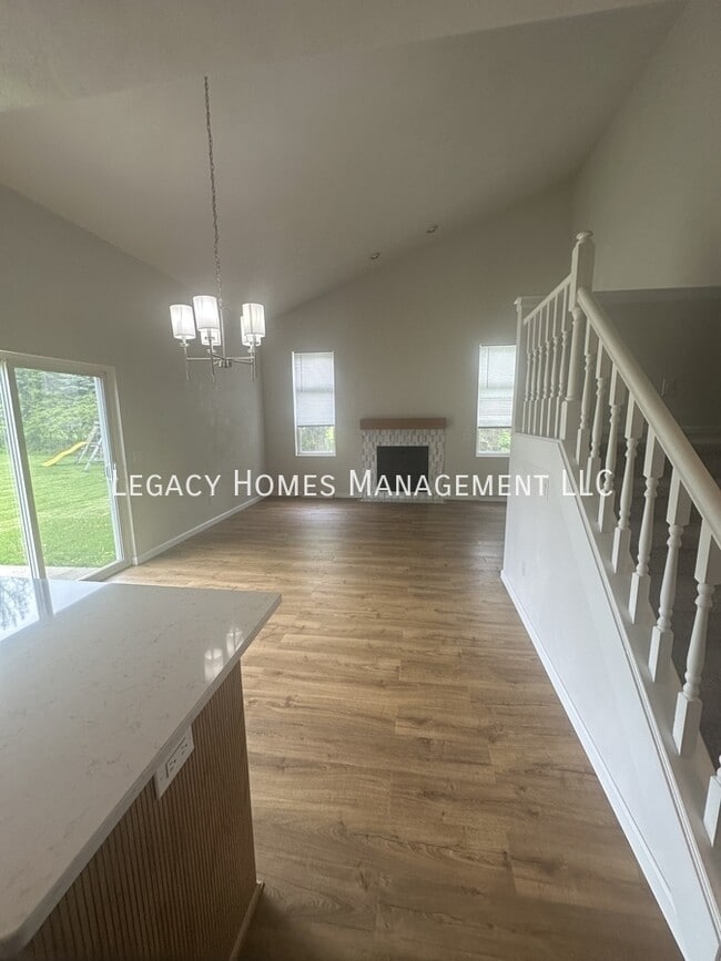 Photo - 1091 Stillmeadow Ln