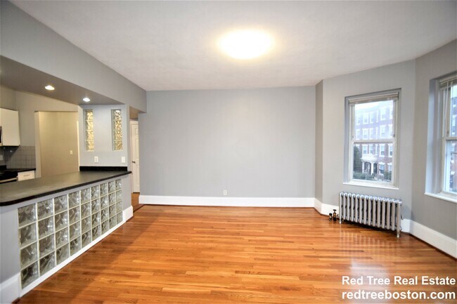 83 Glenville Ave Unidad 2