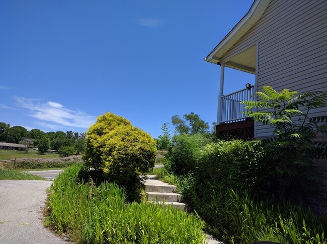 Photo - 709 Givens Ln