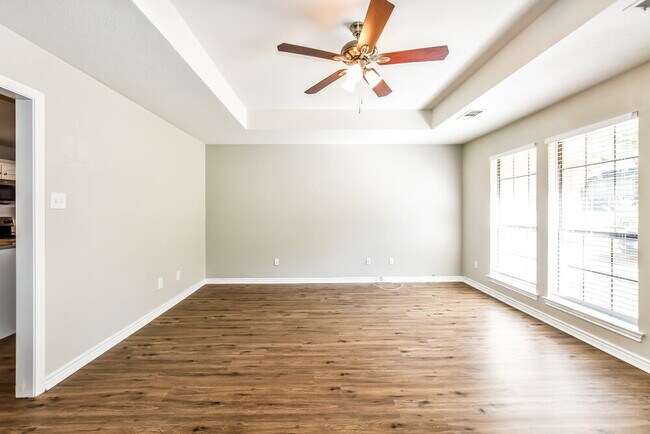 703 N Alamo Rd