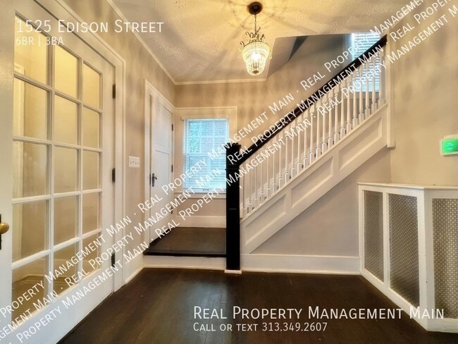 Photo - 1525 Edison St