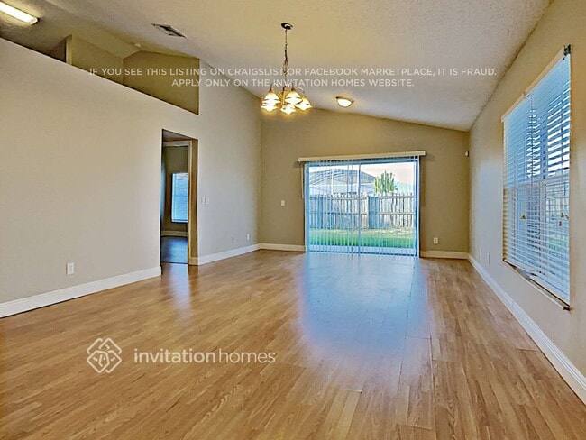 Photo - 1718 Snaresbrook Way