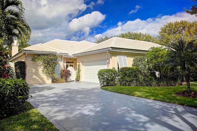 Building Photo - 14499 Cypress Island Cir