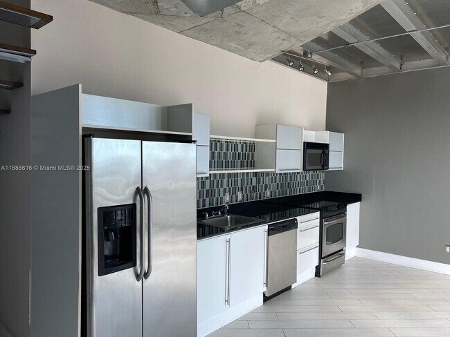 Photo - 690 SW 1st Ct Unidad 2327