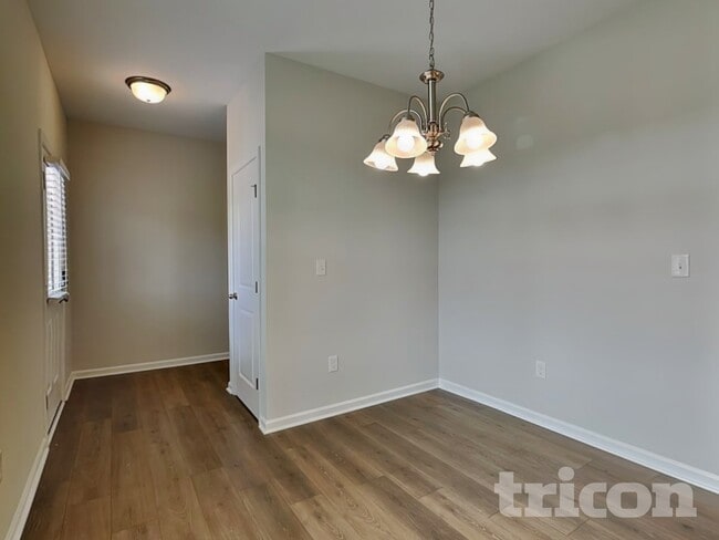 Photo - 77 Sawyer Ml Dr