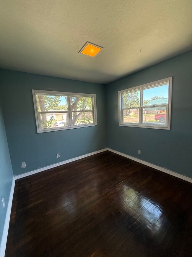 Photo - 4 Bed 2 Bath Home! In Highland School Dist...