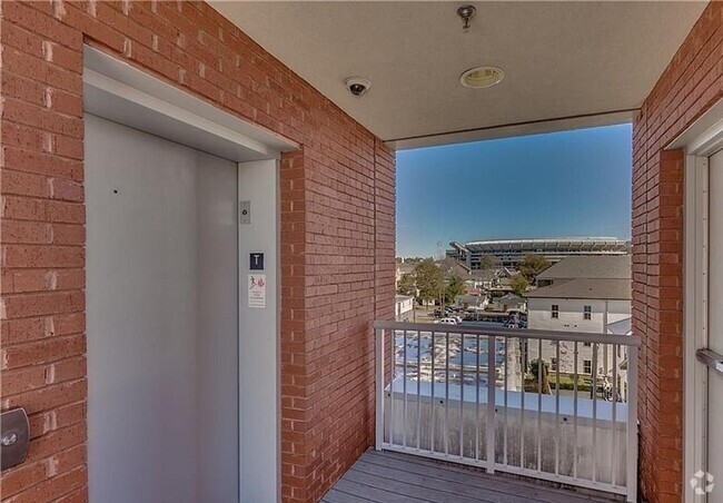 Building Photo - Stylish 2 Bedroom 2 Bath Condo @ Crimson C...