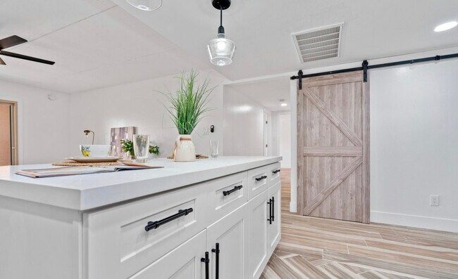 Photo - 7930 E Camelback Rd Unidad 111