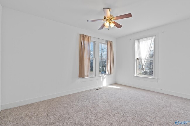 Photo - 2909 6th Ave SW