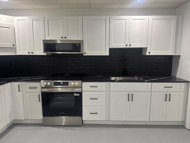 Photo - 1925 Heatherton Rd