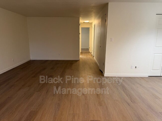 Photo - 1937 S Owyhee St