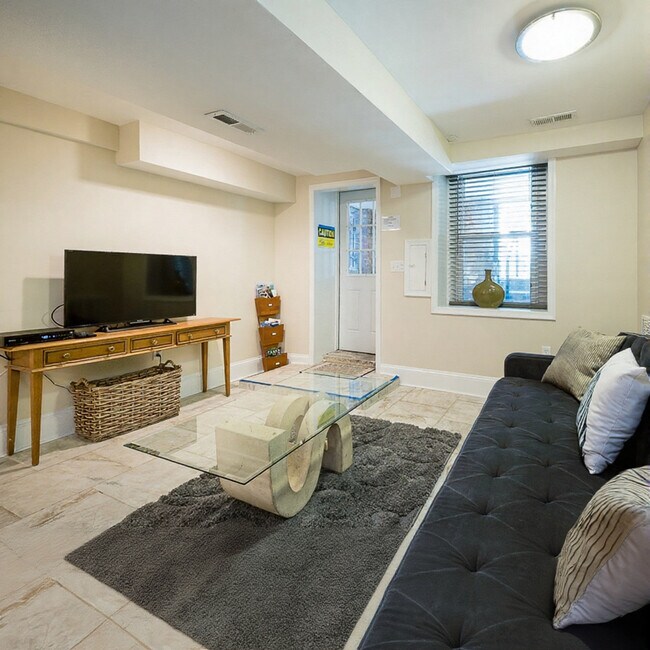723 5th St NE Unidad GO ID1610317P