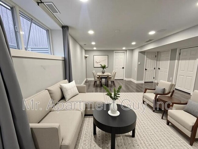 Photo - 77 W 1st St Unité Lower Suite