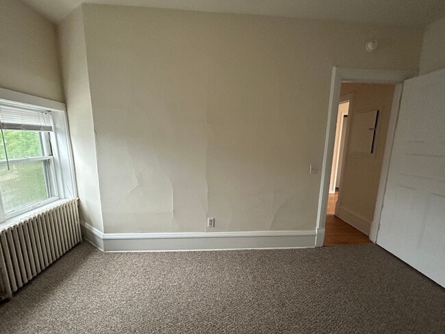 Building Photo - 137 E Gorham St Rental