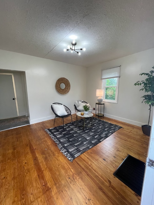 Photo - 109 W Maple St