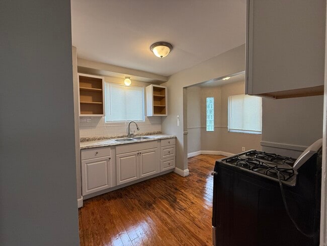 Photo - 4605 Devonshire Rd