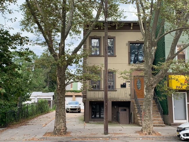 Building Photo - 248 Duncan Ave Unit 1 Rental