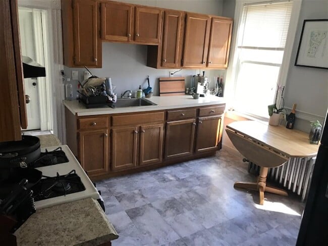 Building Photo - 11 Eustis St Unit 1l