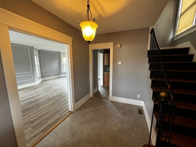 Charming 3 Bed, 1 Bath House for Rent in C... - Charming 3 Bed, 1 Bath House for Rent in C...