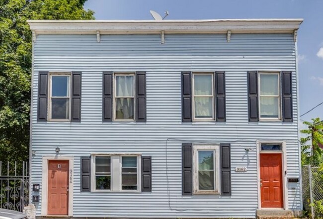 Building Photo - shad3162-3164 Unit 3164-1