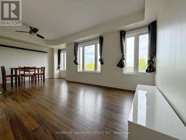 Photo - 320 John St.