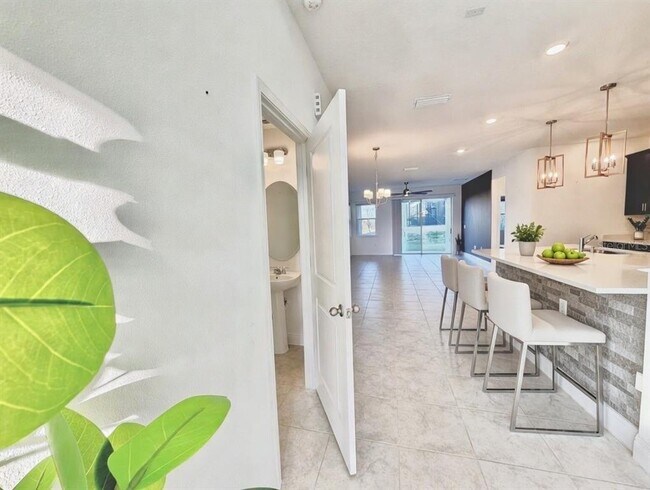 Photo - 2104 Axel St