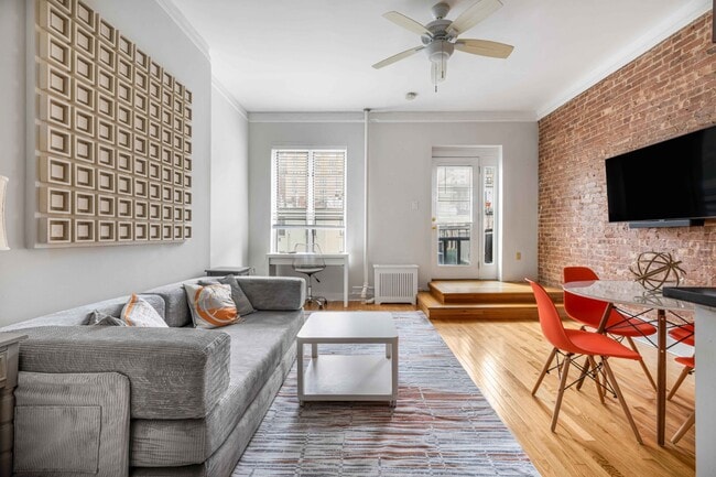 Building Photo - 130 W 81st St Unit 3