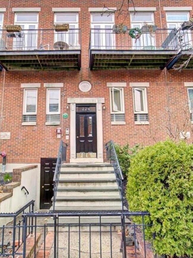 Photo - 224 Monroe St Unidad 2FS