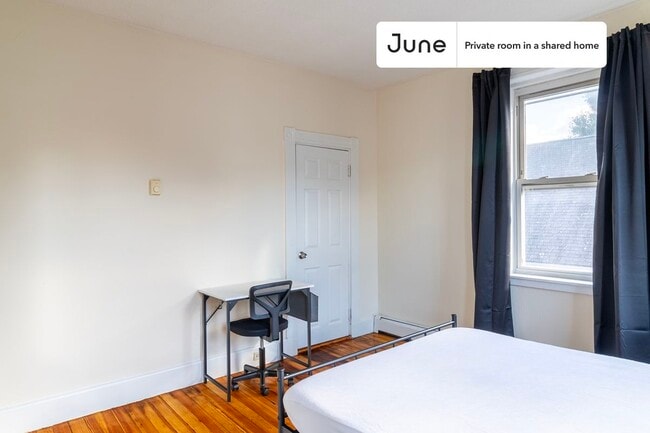 Photo - Room in Shared 3 bed/1 bath home Unit B