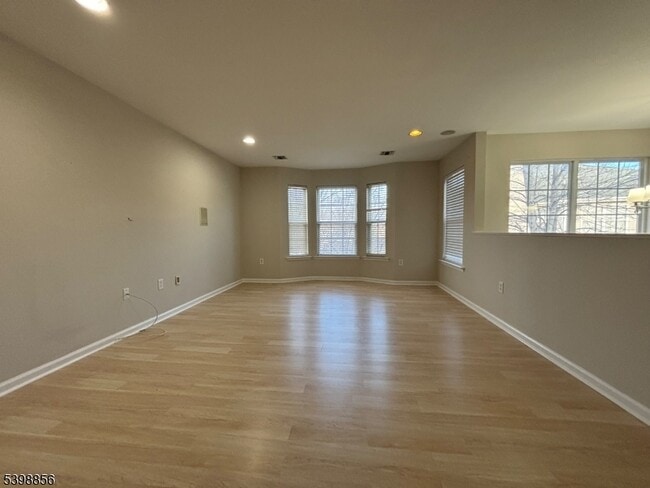 Photo - 189 Sunshine Dr