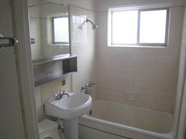 Photo - Vintage 1bdr apartment in Hillcrest!