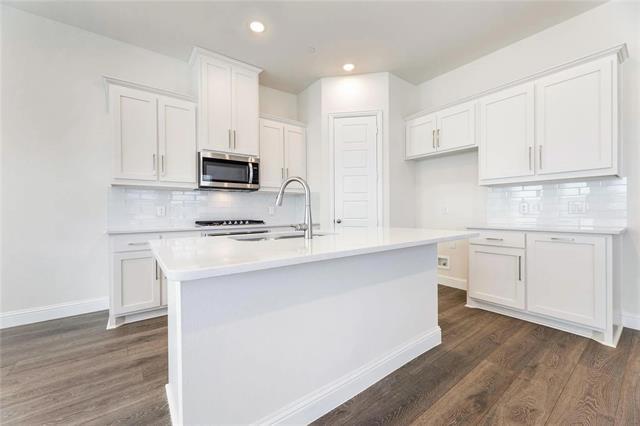 Photo - 4704 Corriente Vista Ln