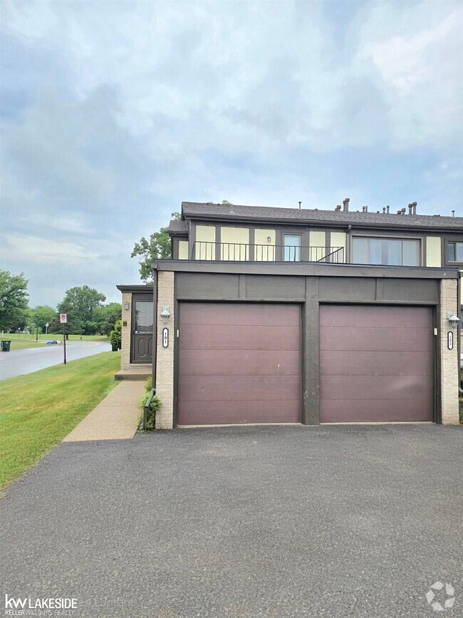 Building Photo - 101 Country Club Dr Rental