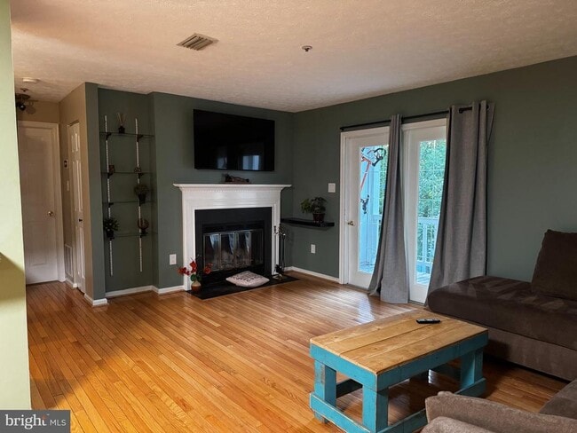 Building Photo - 12201 St Peter Ct Unit F