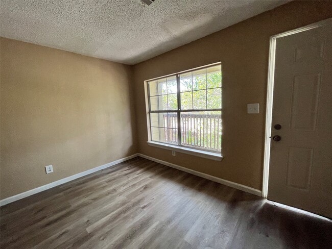 Photo - 10235 Algiers Rd Unit 2