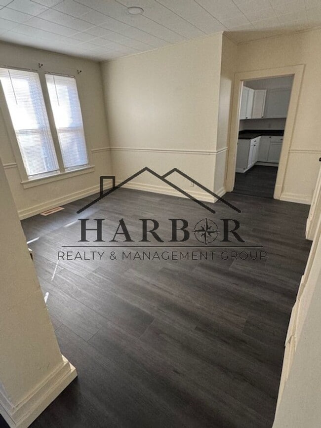 Photo - 1111 4th St NW