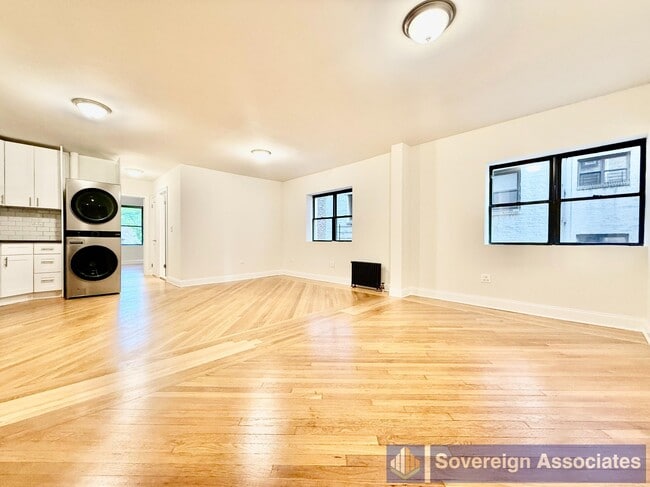 21 Fifth Avenue - 21 Fifth Avenue Apartment Unit 21