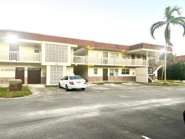 Building Photo - 4165 SW 67th Ave Unit 206B