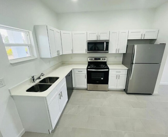 Photo - 4214 E 30th St
