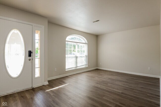 Photo - 6412 Pemboke Ct