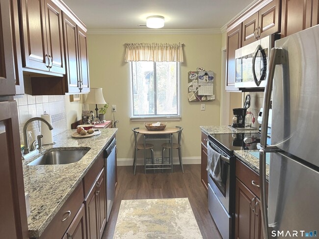 Building Photo - 167 Heritage Vlg Unit E