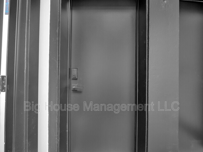 Building Photo - 707 Druid Park Lake Dr Rental
